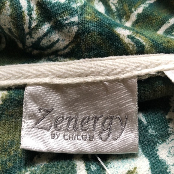 Chicos short sleeve zip up hoodie - Picture 3 of 7